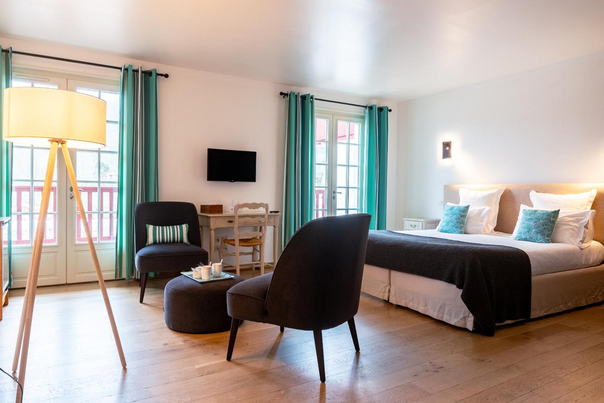 Hotel Restaurant & Spa La Maison Oppoca Ainhoa Room photo
