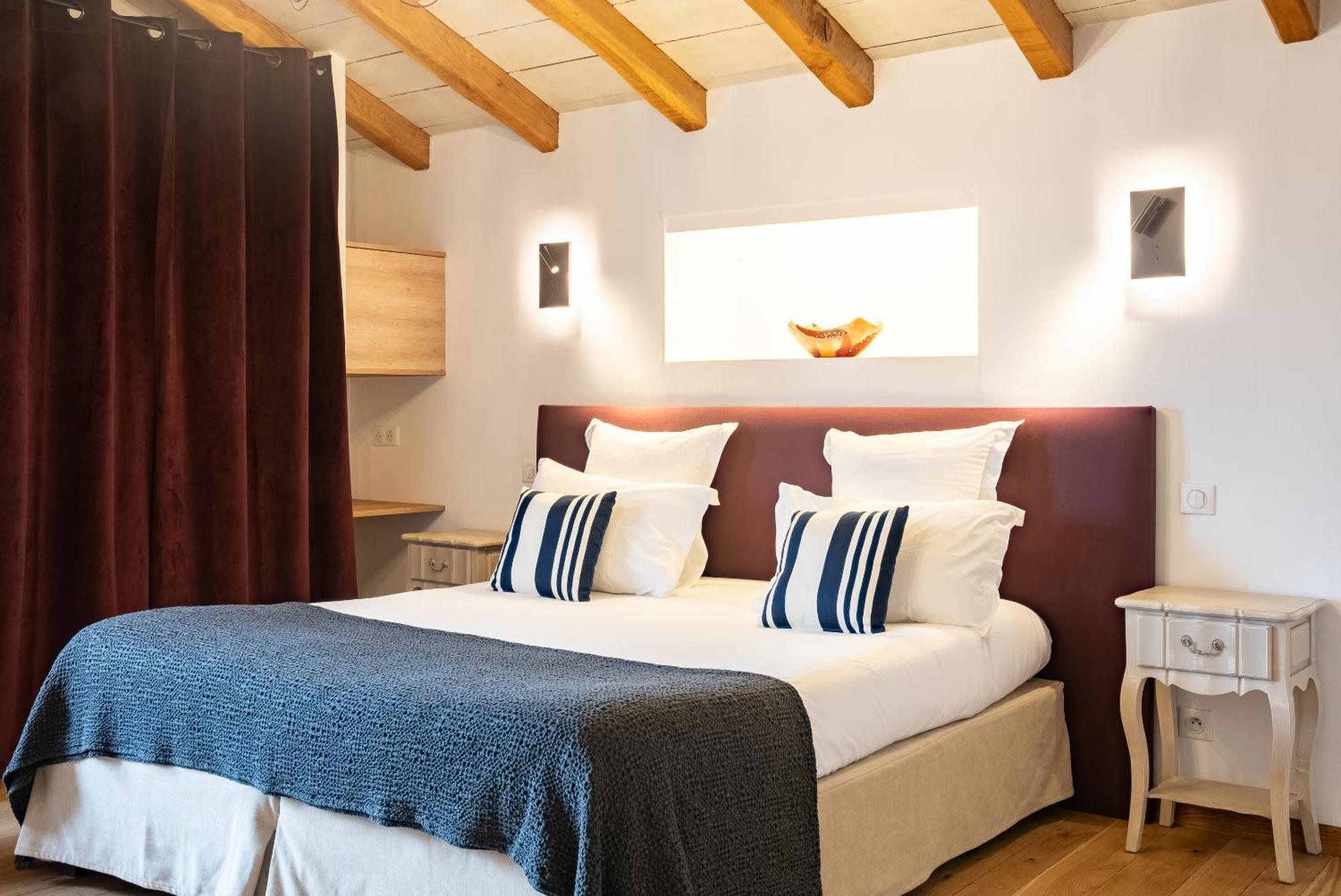 Hotel Restaurant & Spa La Maison Oppoca Ainhoa Room photo
